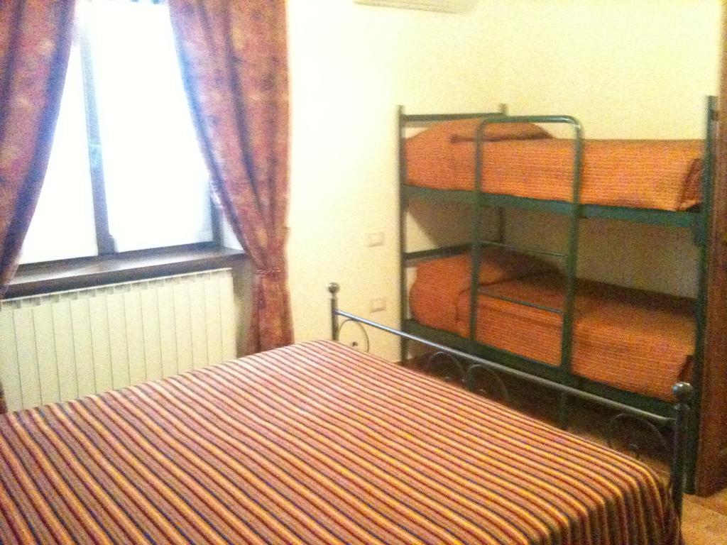 פרגולה Agriturismo Lo Sgorzolo חדר תמונה